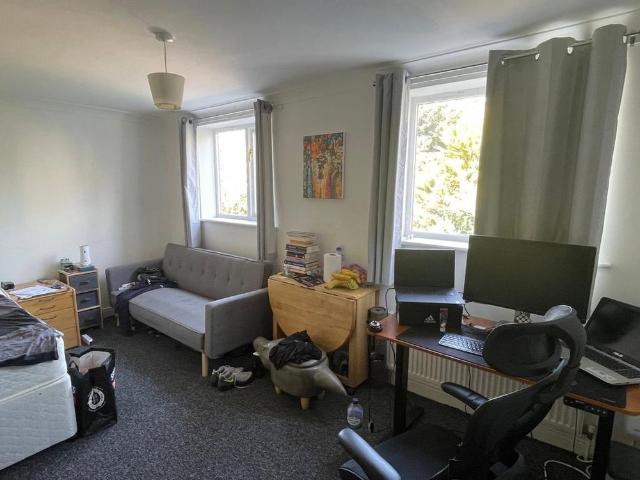 4 bedroom terraced house to rent