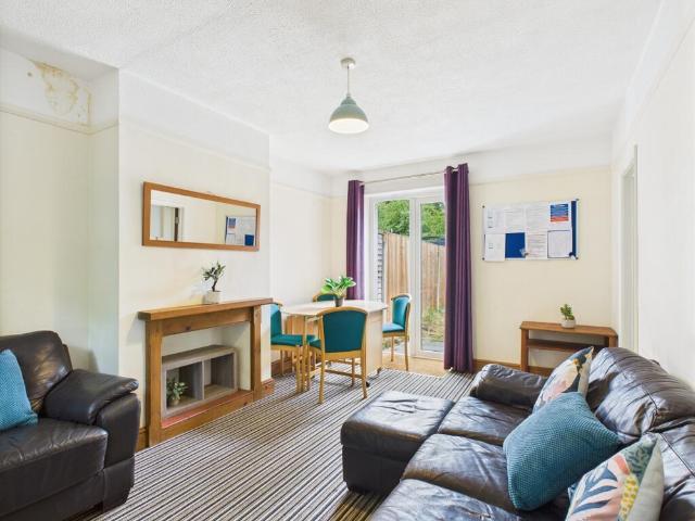 4 bedroom terraced house to rent