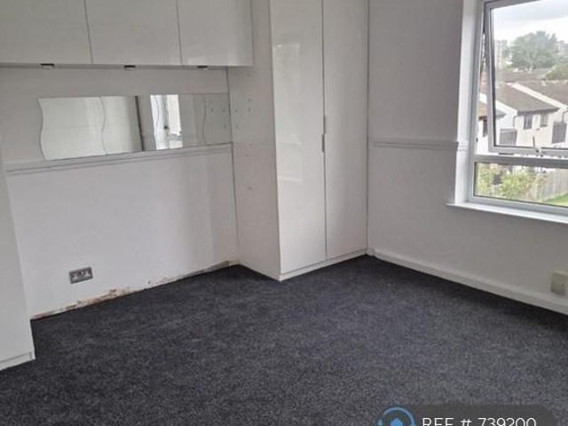 4 bedroom terraced house to rent