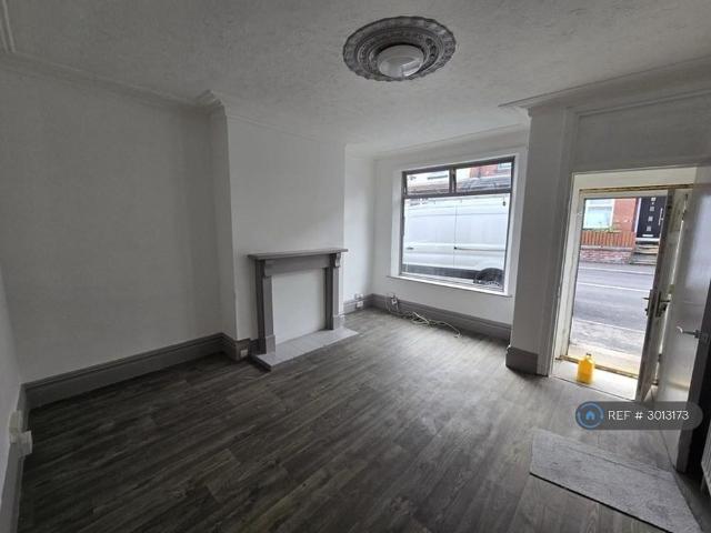 4 bedroom terraced house to rent
