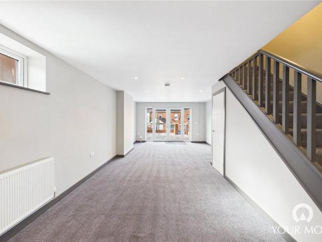 4 bedroom terraced house to rent