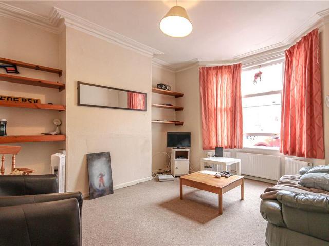 4 bedroom terraced house to rent