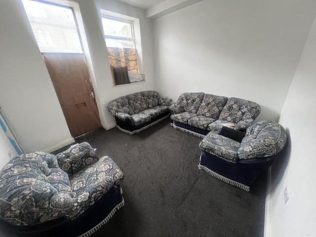 4 bedroom terraced house to rent