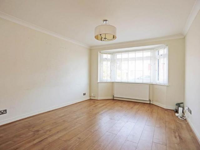 4 bedroom terraced house to rent