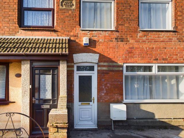4 bedroom terraced house to rent