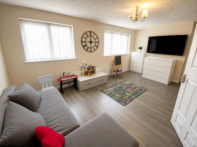 4 bedroom terraced house to rent