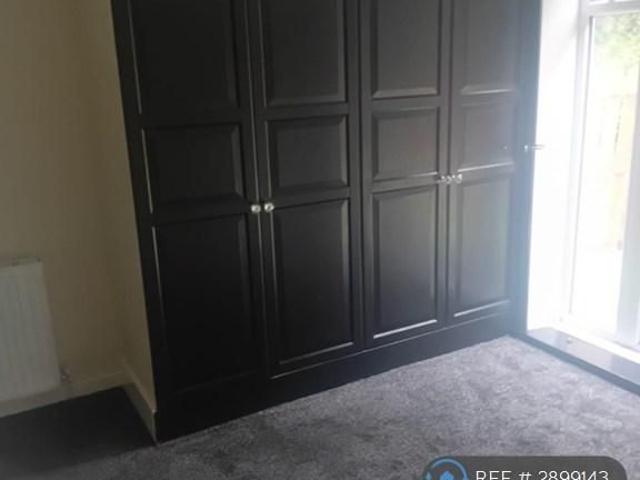 4 bedroom terraced house to rent