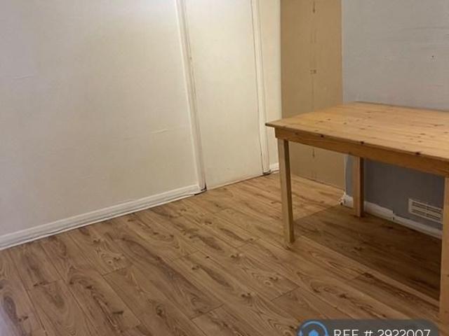 4 bedroom terraced house to rent