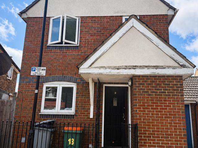 4 bedroom terraced house to rent