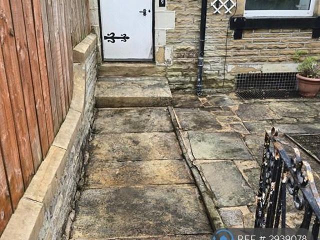 4 bedroom terraced house to rent