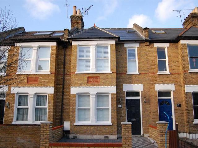 4 bedroom terraced house to rent