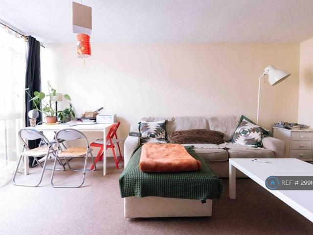 4 bedroom terraced house to rent