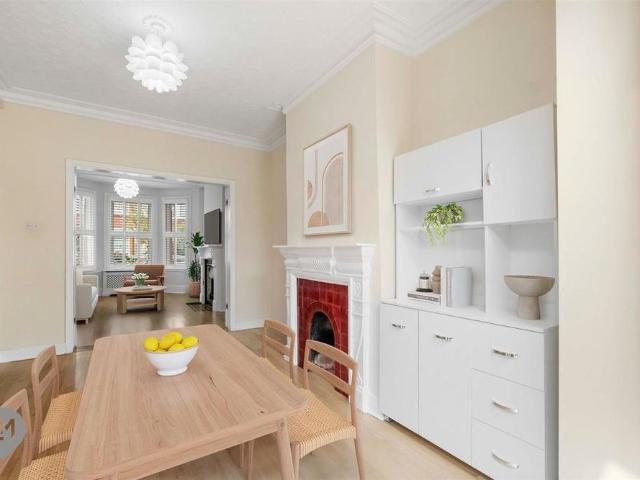 4 bedroom terraced house to rent