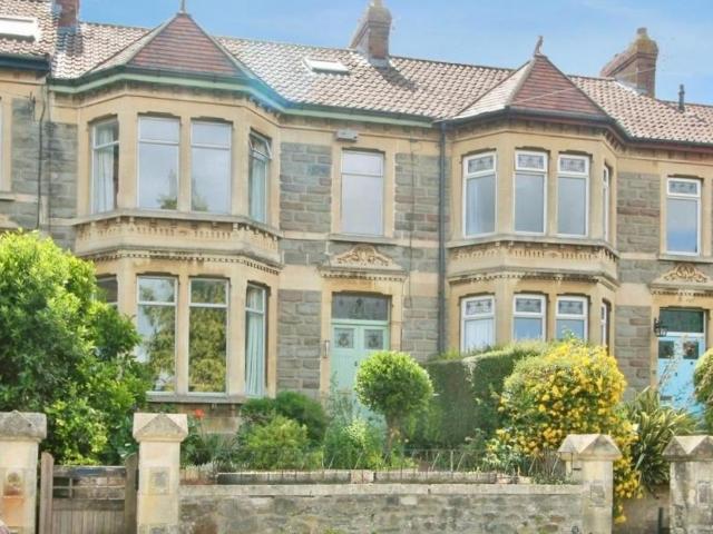 4 bedroom terraced house to rent