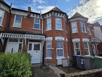 4 bedroom terraced house to rent