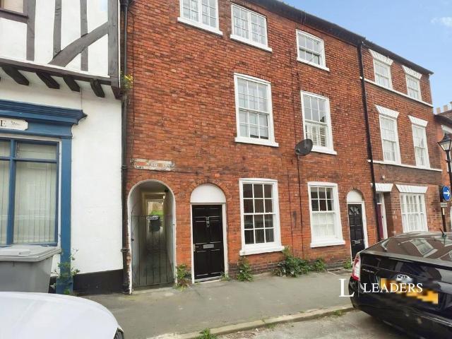 4 bedroom terraced house to rent