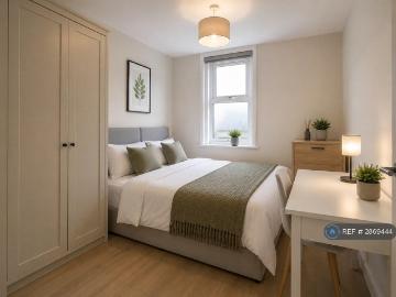 4 bedroom terraced house to rent