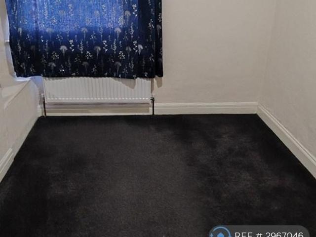 4 bedroom terraced house to rent