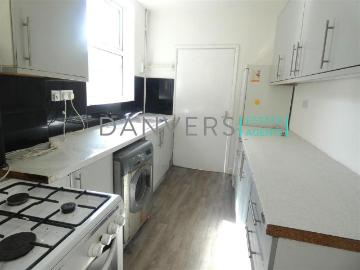 4 bedroom terraced house to rent