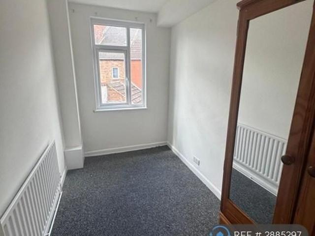 4 bedroom terraced house to rent