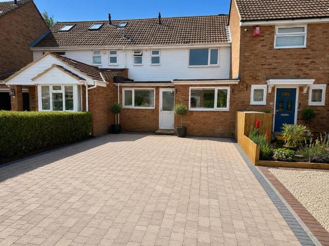 4 bedroom terraced house to rent