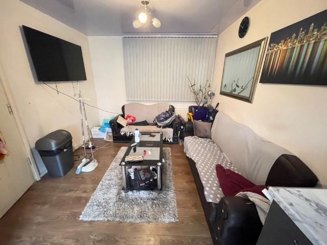 4 bedroom terraced house to rent