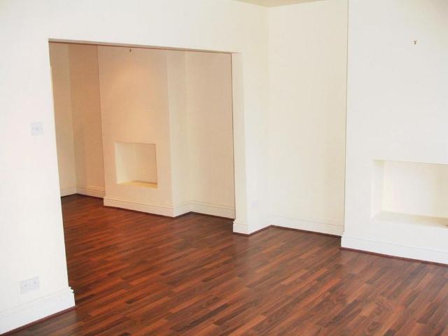 4 bedroom terraced house to rent