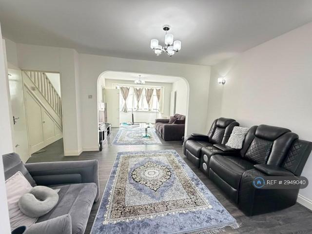 4 bedroom terraced house to rent