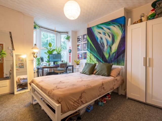 4 bedroom terraced house to rent