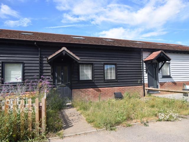 4 bedroom terraced house to rent