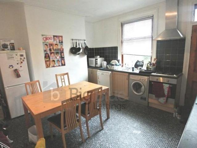 4 bedroom terraced house to rent
