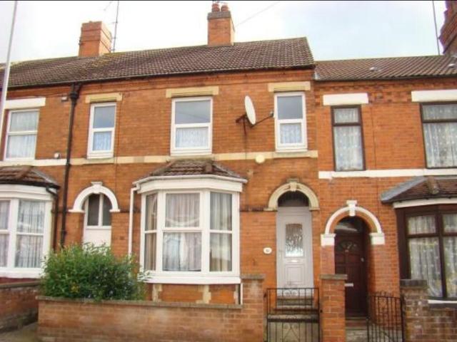4 bedroom terraced house to rent