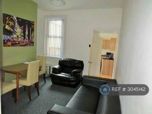 4 bedroom terraced house to rent