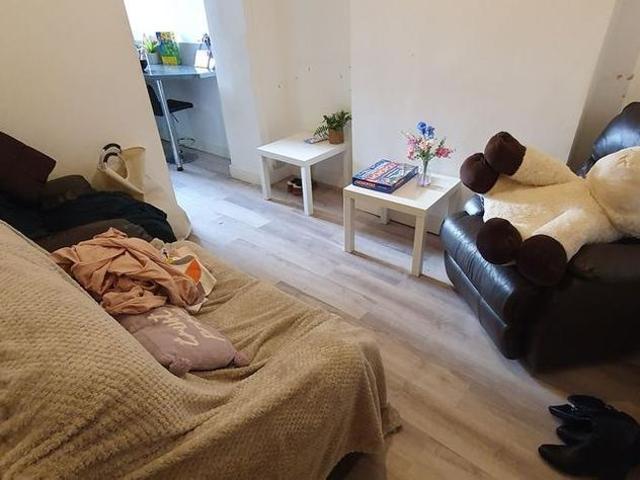 4 bedroom terraced house to rent