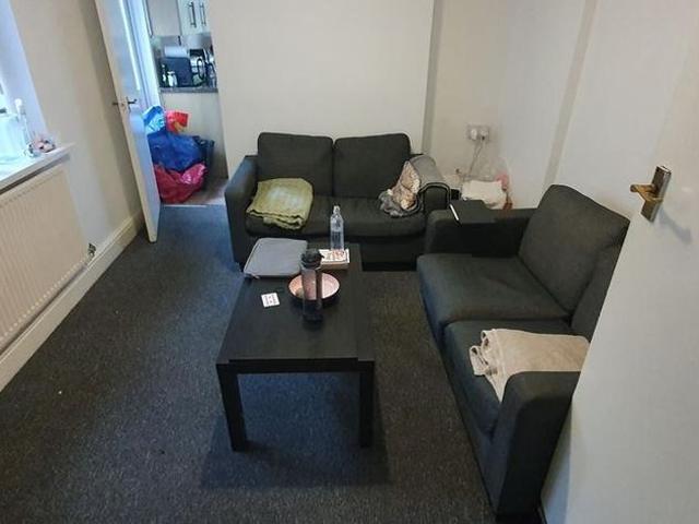 4 bedroom terraced house to rent