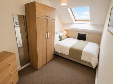 4 bedroom terraced house to rent