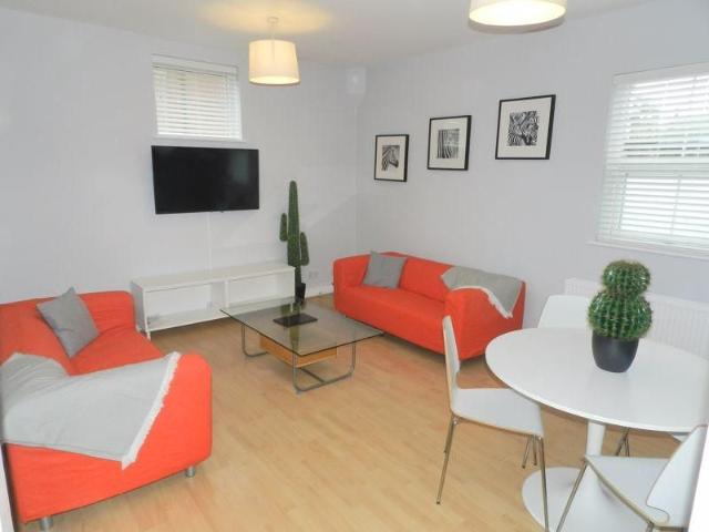 4 bedroom terraced house to rent