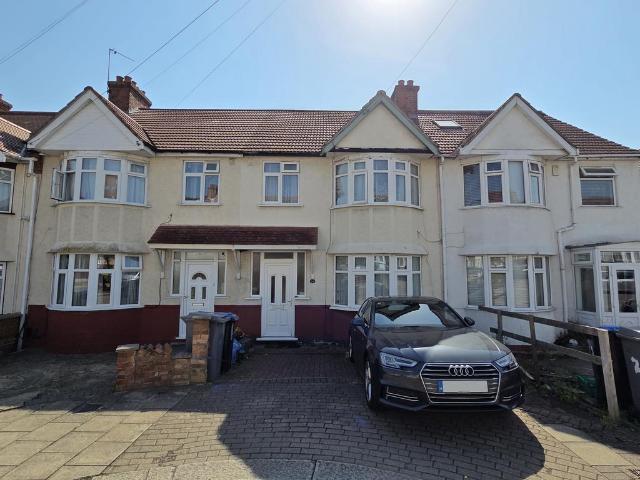 4 bedroom terraced house to rent