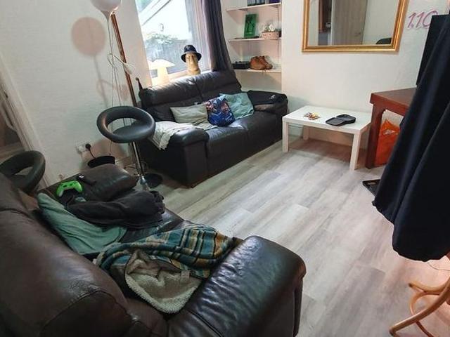 4 bedroom terraced house to rent