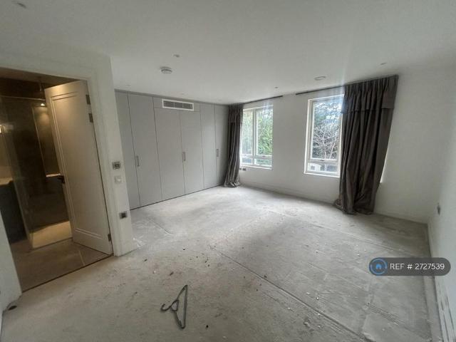 4 bedroom terraced house to rent