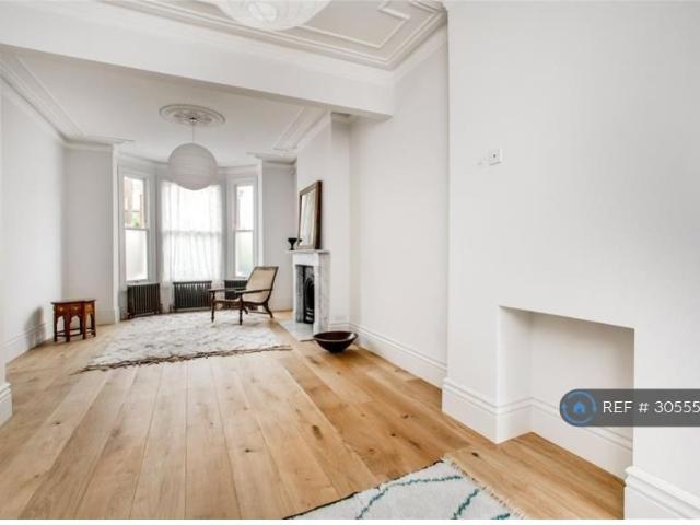 4 bedroom terraced house to rent