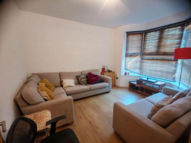 4 bedroom terraced house to rent