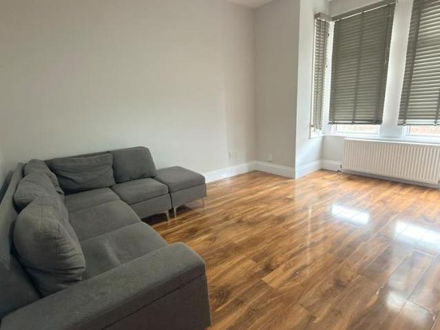 4 bedroom terraced house to rent