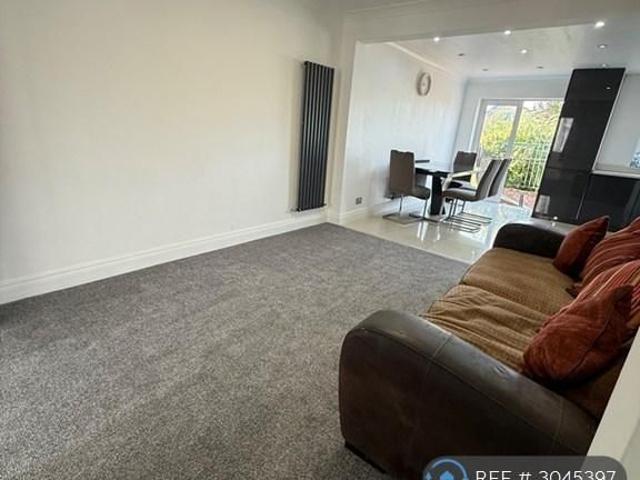 4 bedroom terraced house to rent