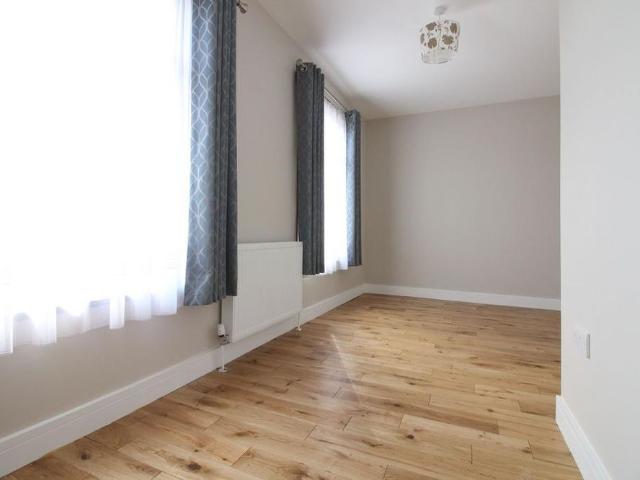 4 bedroom terraced house to rent