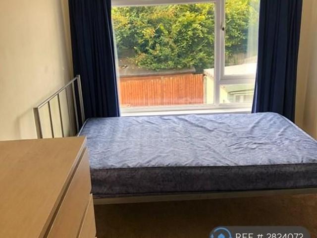 4 bedroom terraced house to rent