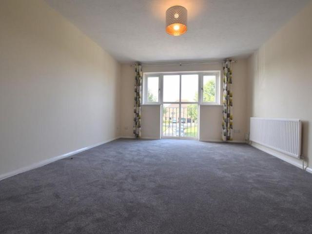 4 bedroom terraced house to rent