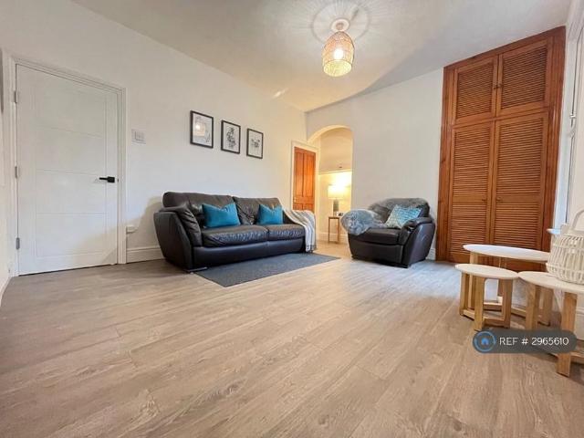 4 bedroom terraced house to rent