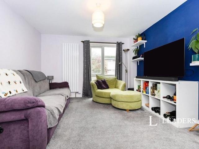 4 bedroom terraced house to rent
