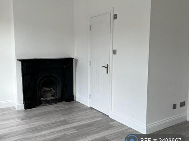 4 bedroom terraced house to rent
